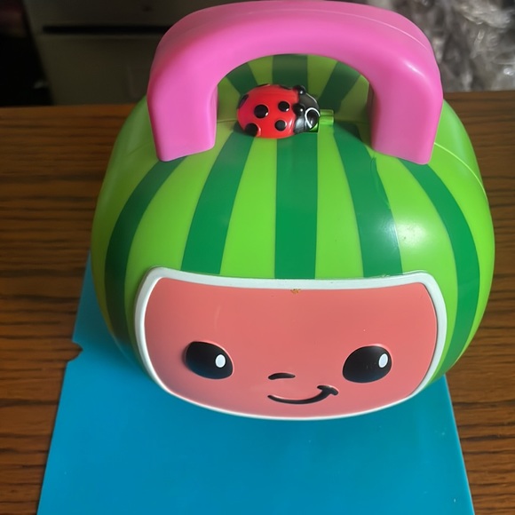 Cute little cocomelon play carrying case/ play lunchbox - Picture 2 of 5